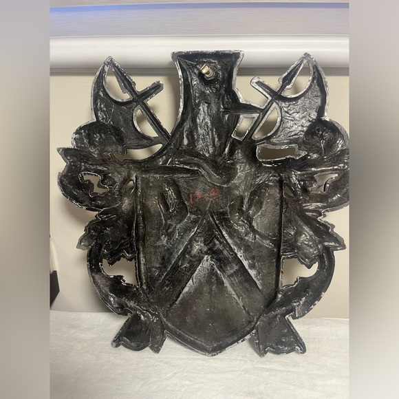 Vintage Metal Wall Crest Medieval Style Coat Of Arms Made In Japan 18”x 17” - Picture 8 of 8